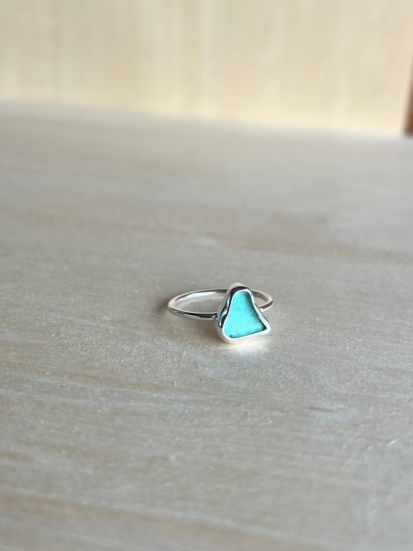 Hellblauer Meerglasring aus Silber / Größe 59 (9)