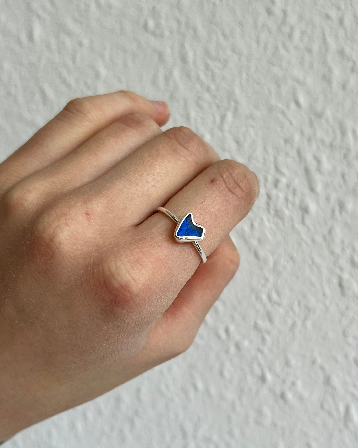 Kobaltblauer Meerglasring aus Silber - größenverstellbar