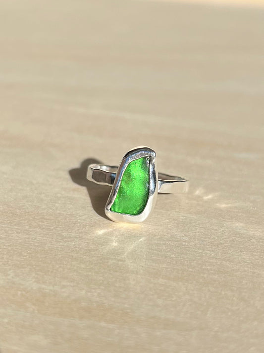 Grüner Meerglas-Ring Größe 58/8,5