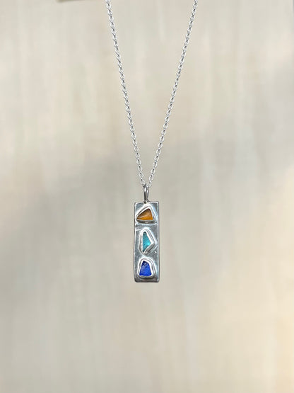 Dreifarbige Meerglaskette