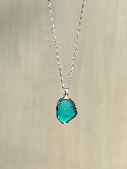 Petrol-colored Sea Glass Necklace in Silver