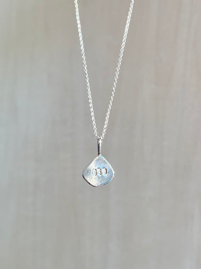 Petrolfarbene Meerglaskette