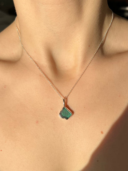 Petrolfarbene Meerglaskette