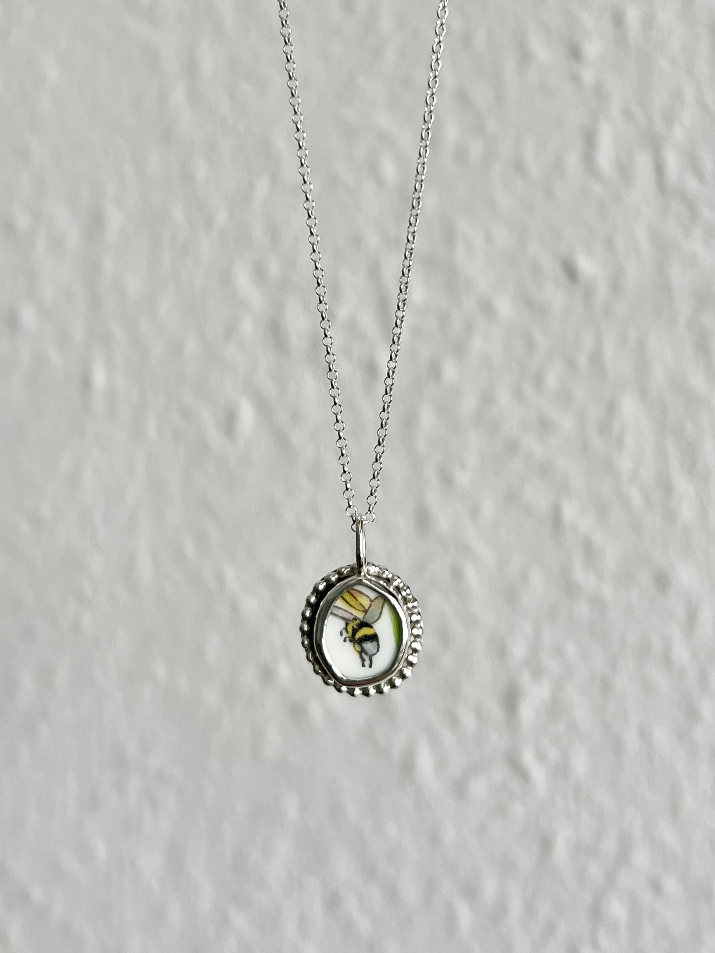 Hummel-/Bienenkette - Keramikscherbe in Silber