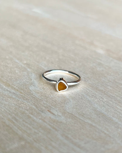 Orangebrauner filigraner Meerglasring aus Silber / Größe 50,5 (5,5)