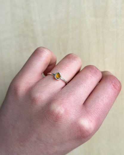 Orangebrauner filigraner Meerglasring aus Silber / Größe 50,5 (5,5)