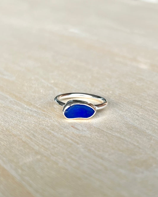 Kobaltblauer Meerglasring aus Silber / Größe 53,5 (6,5)