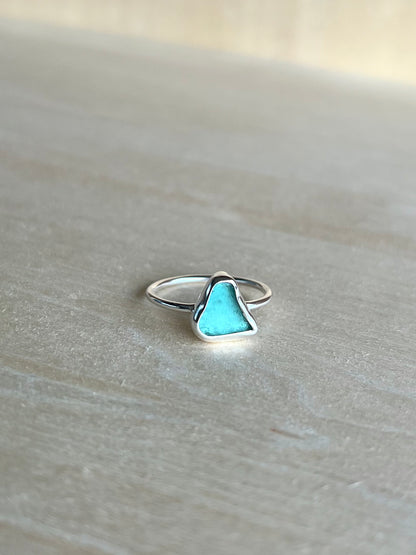 Hellblauer Meerglasring aus Silber / Größe 59 (9)