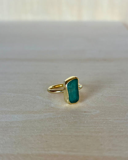 Blaugrauer Meerglasring aus Messing (Goldalternative) / Größe 54 (7)