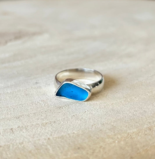 Türkisblauer Meerglas-Ring Größe 57/8 (seltene Farbe)