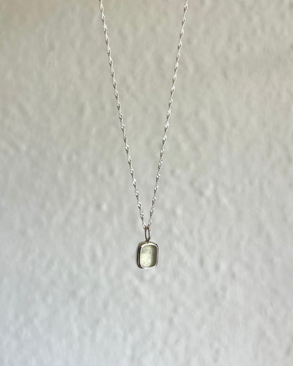 Weiße Meerglaskette aus Silber