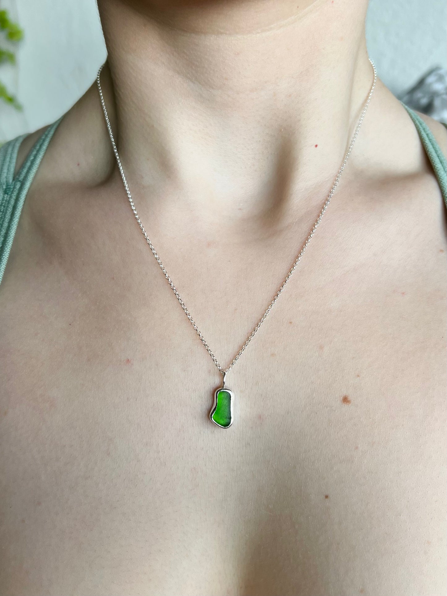 Grüne Meerglaskette aus Silber