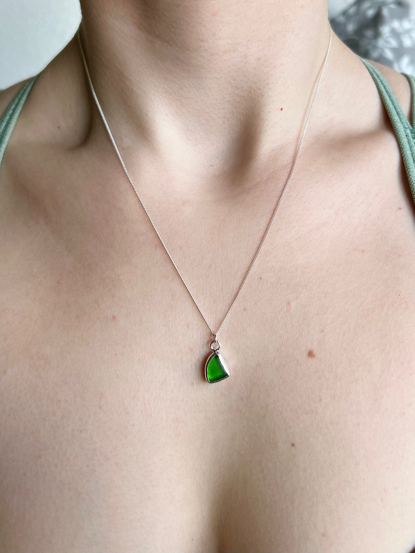 Grüne Meerglaskette aus Silber