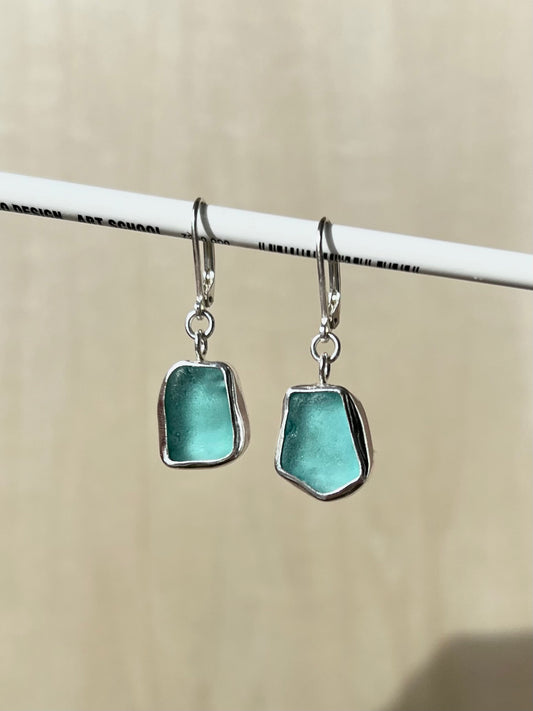 Blaue Meerglas-Ohrringe