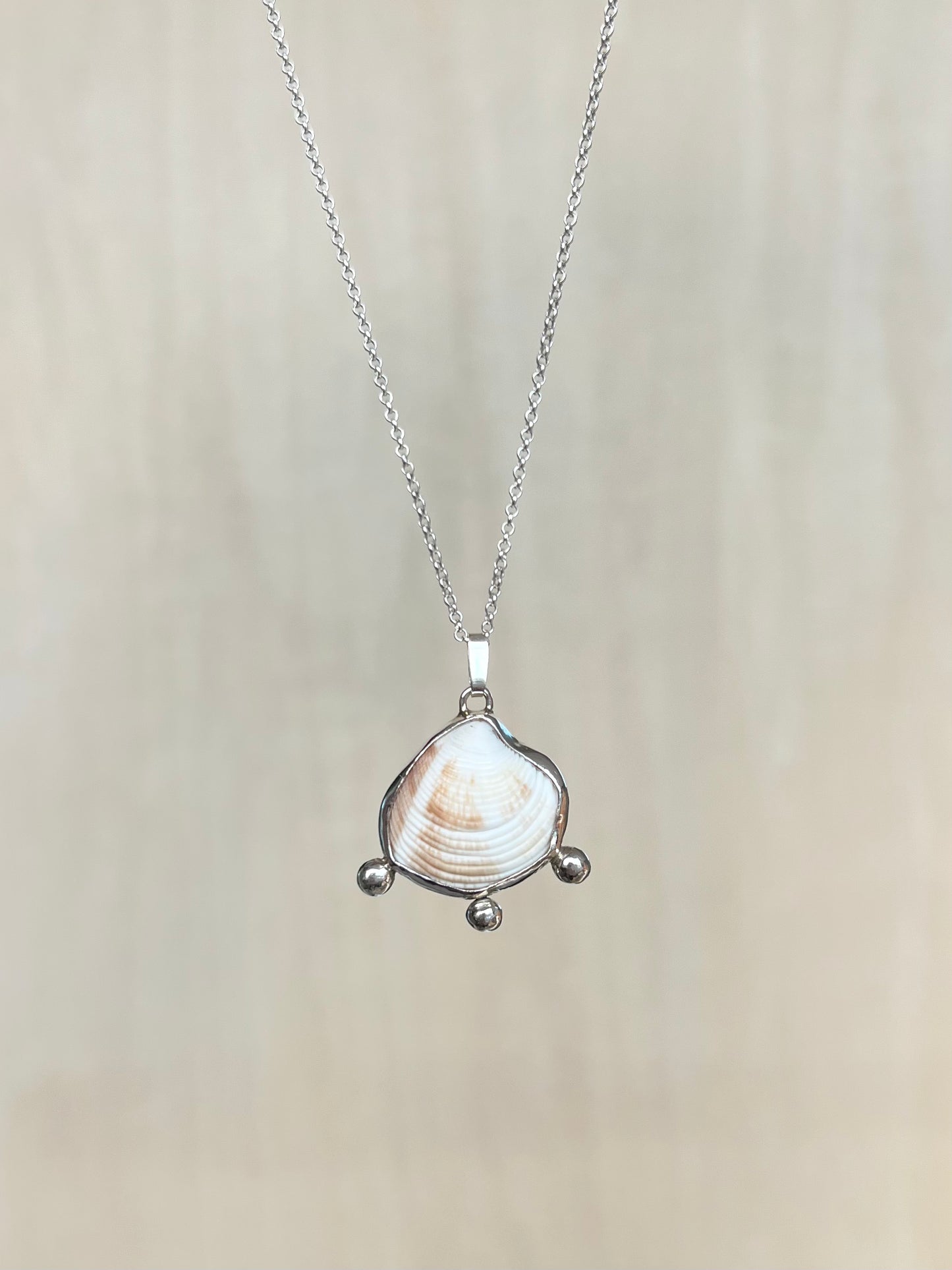 Muschelkette in Silber mit Bubbles
