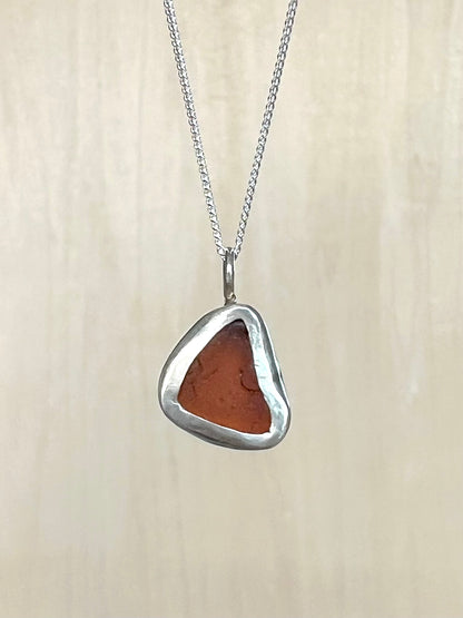 Braune Meerglas-Kette